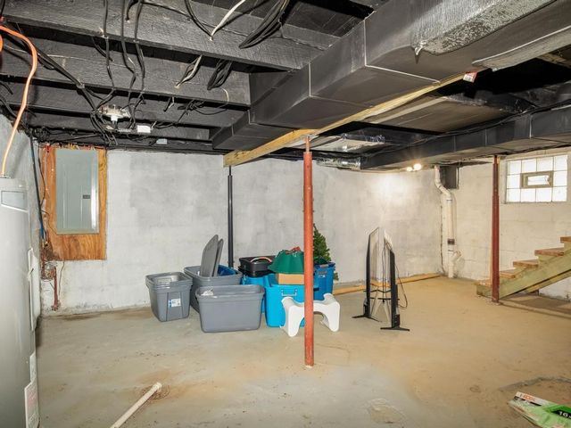 1855 W Lawrence Ave, Ellwood City, PA 16117