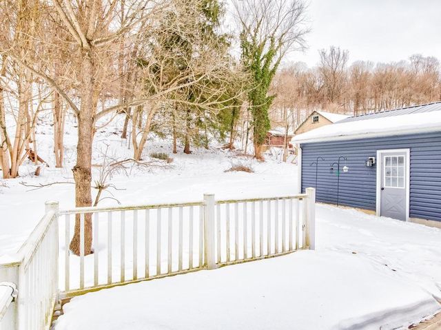 1855 W Lawrence Ave, Ellwood City, PA 16117