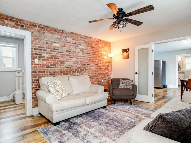 1855 W Lawrence Ave, Ellwood City, PA 16117