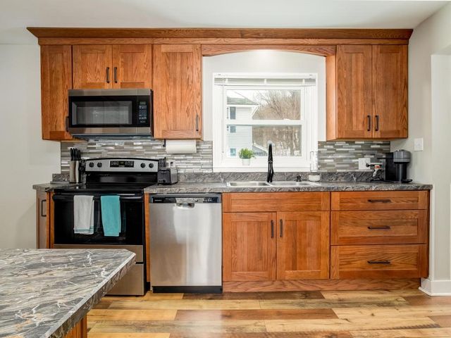 1855 W Lawrence Ave, Ellwood City, PA 16117