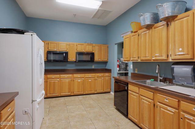 4 Abercorn Court, Jackson, NJ 08527