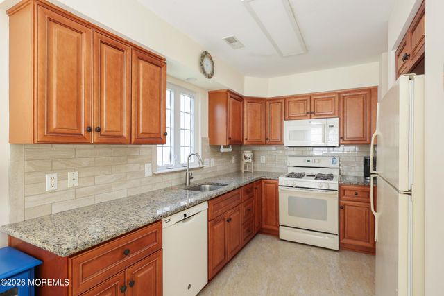 4 Abercorn Court, Jackson, NJ 08527