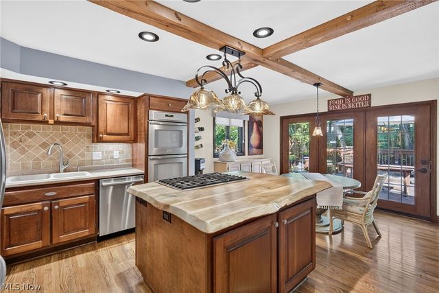 481 Lake of The Woods Boulevard, Akron, OH 44333
