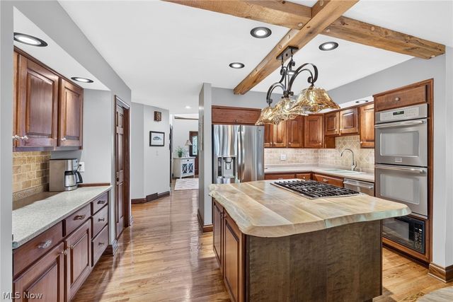 481 Lake of The Woods Boulevard, Akron, OH 44333