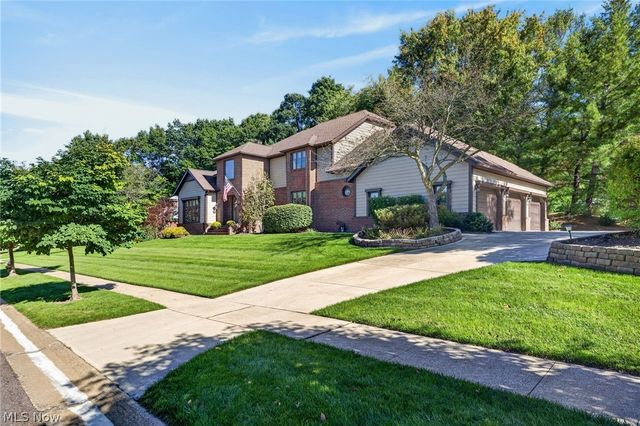 481 Lake of The Woods Boulevard, Akron, OH 44333