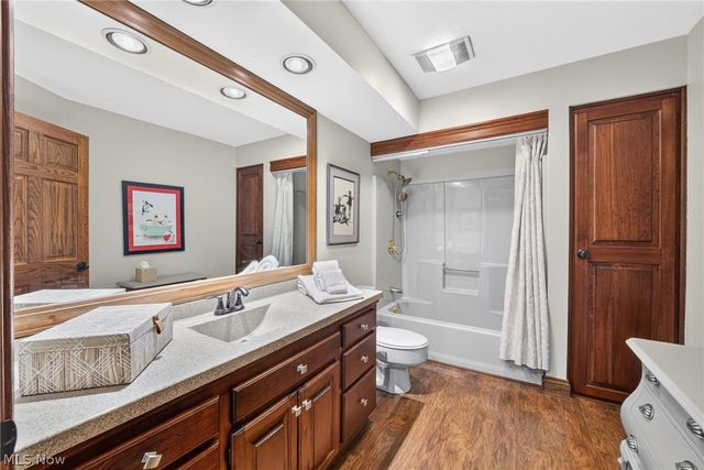 481 Lake of The Woods Boulevard, Akron, OH 44333