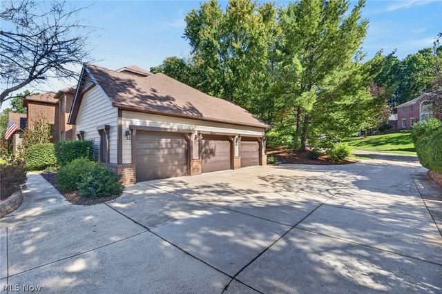 481 Lake of The Woods Boulevard, Akron, OH 44333