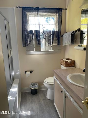 1240 Magnolia Avenue, Natchez, MS 39120