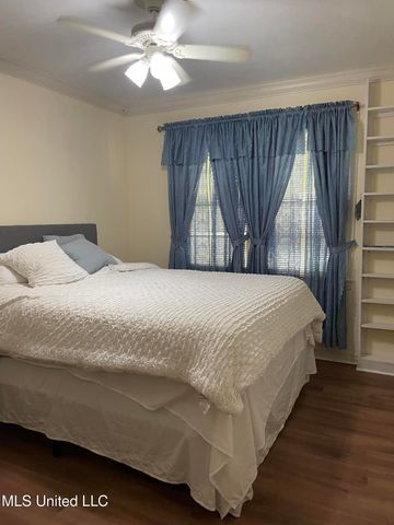 1240 Magnolia Avenue, Natchez, MS 39120