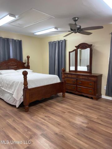 1240 Magnolia Avenue, Natchez, MS 39120
