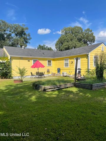 1240 Magnolia Avenue, Natchez, MS 39120