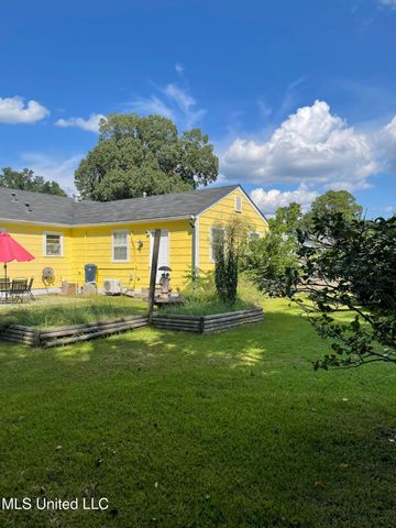 1240 Magnolia Avenue, Natchez, MS 39120
