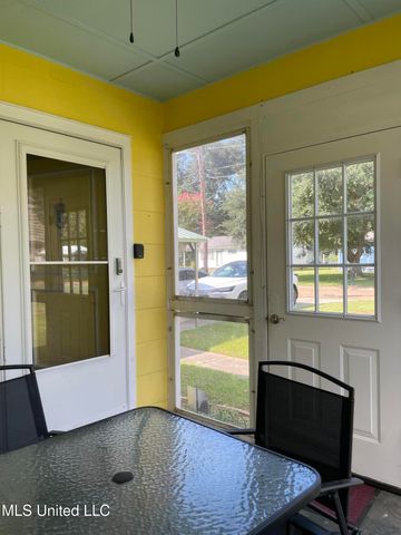 1240 Magnolia Avenue, Natchez, MS 39120