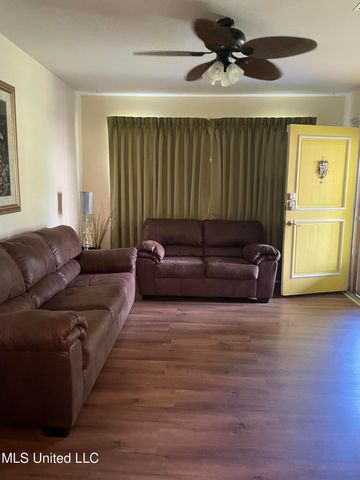 1240 Magnolia Avenue, Natchez, MS 39120