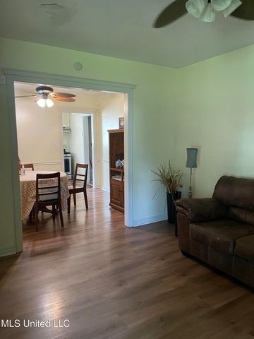1240 Magnolia Avenue, Natchez, MS 39120