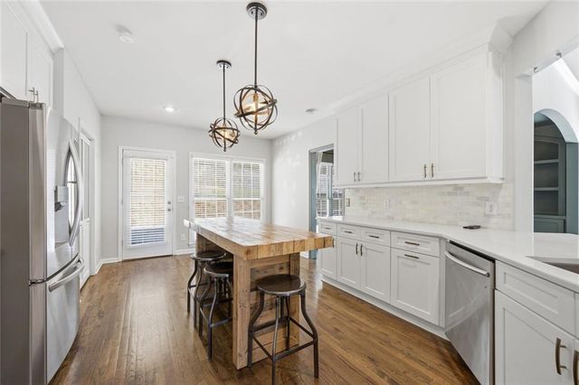 2041 Castlemaine Circle, Woodstock, GA 30189