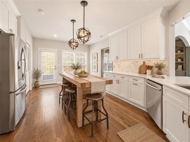 2041 Castlemaine Circle, Woodstock, GA 30189