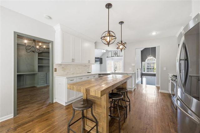 2041 Castlemaine Circle, Woodstock, GA 30189