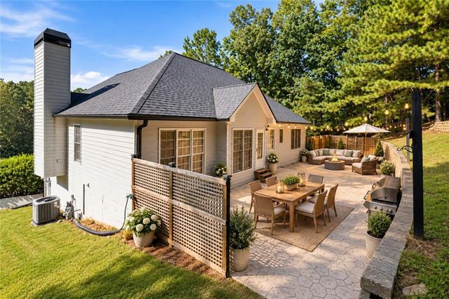 2041 Castlemaine Circle, Woodstock, GA 30189