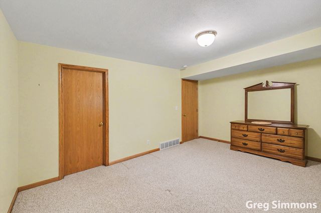 2579 Falcon Pointe Drive Nw, City Of Walker, MI 49534