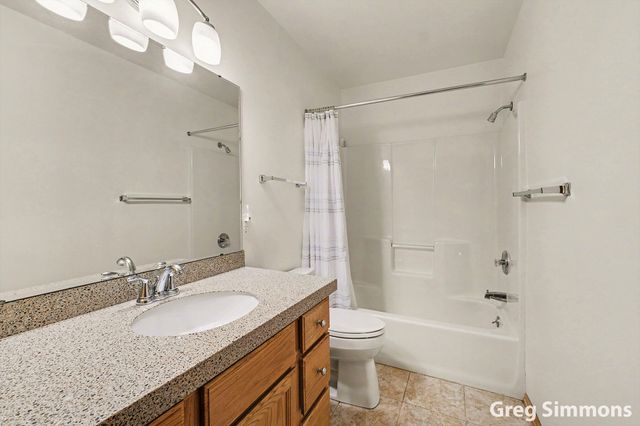 2579 Falcon Pointe Drive Nw, City Of Walker, MI 49534