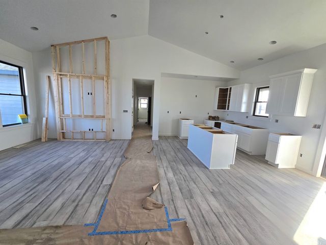 13366 Meadow Creek St, Williston, ND 58801