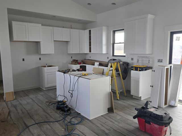 13366 Meadow Creek St, Williston, ND 58801