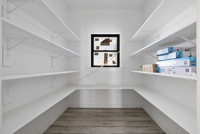 13366 Meadow Creek St, Williston, ND 58801