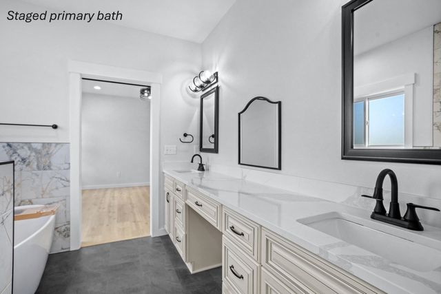 13366 Meadow Creek St, Williston, ND 58801