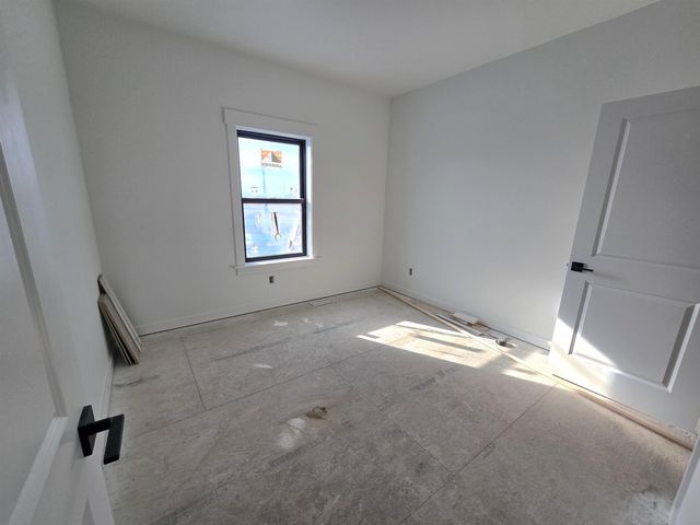 13366 Meadow Creek St, Williston, ND 58801