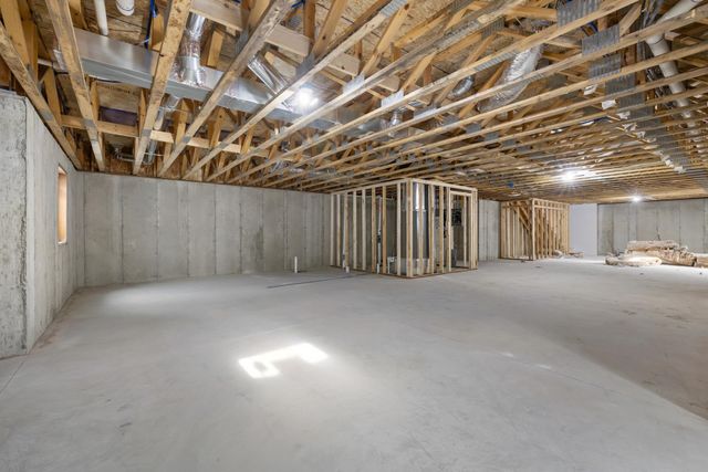 13366 Meadow Creek St, Williston, ND 58801