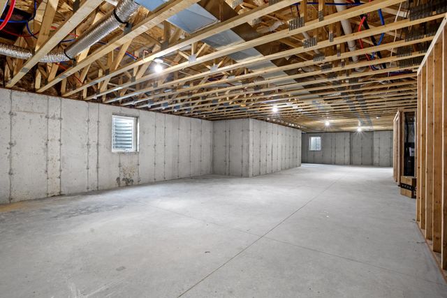 13366 Meadow Creek St, Williston, ND 58801