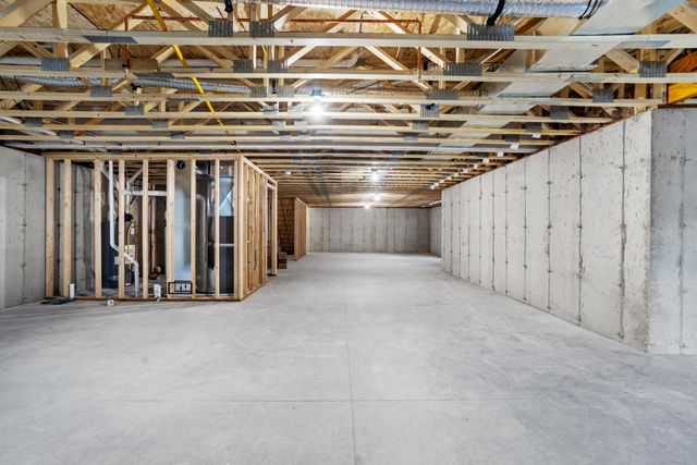 13366 Meadow Creek St, Williston, ND 58801