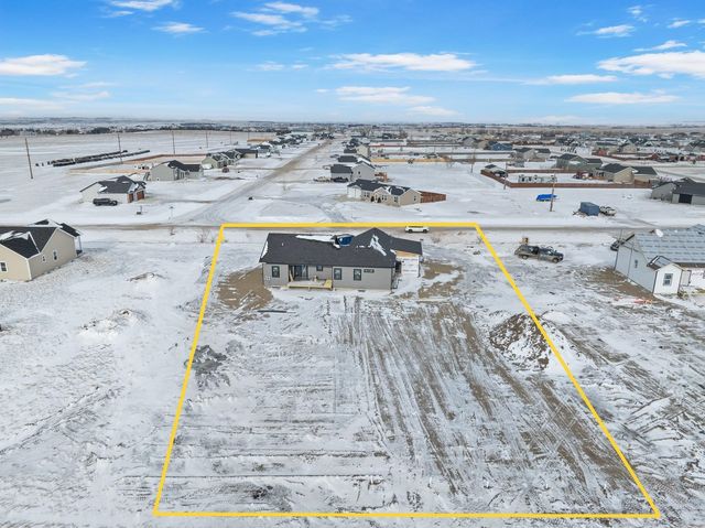 13366 Meadow Creek St, Williston, ND 58801