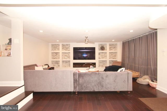 2738 AXE FACTORY RD, Philadelphia, PA 19152