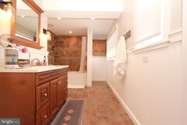 2738 AXE FACTORY RD, Philadelphia, PA 19152