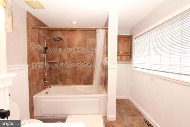 2738 AXE FACTORY RD, Philadelphia, PA 19152