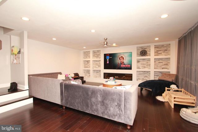 2738 AXE FACTORY RD, Philadelphia, PA 19152