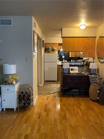112 W 38TH ST 202, Austin, TX 78705