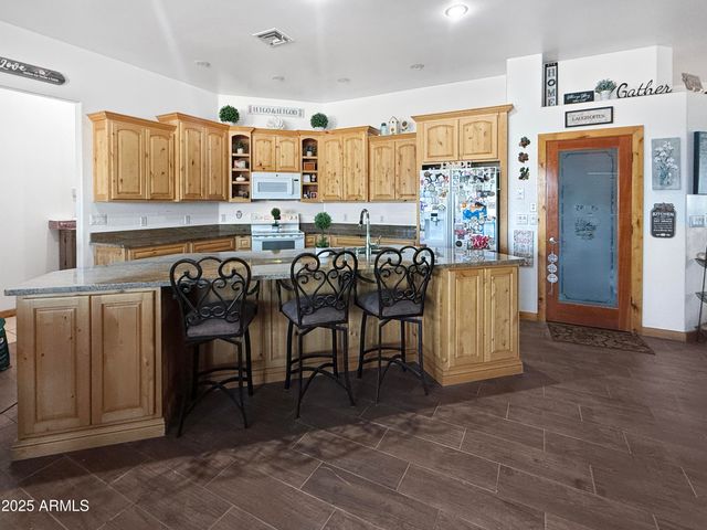 2423 S JOHNSON Road, Buckeye, AZ 85326