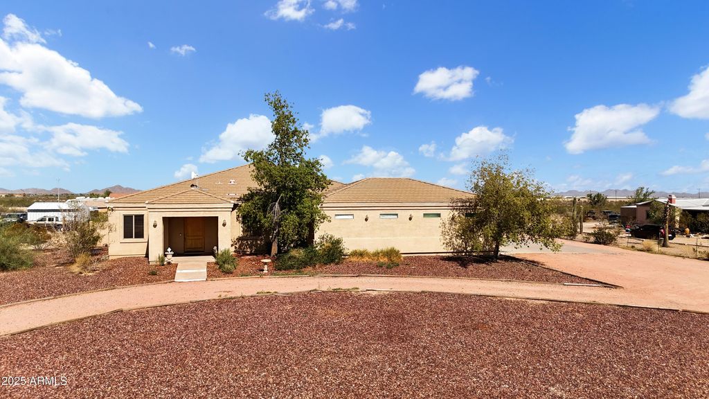 2423 S JOHNSON Road, Buckeye, AZ 85326
