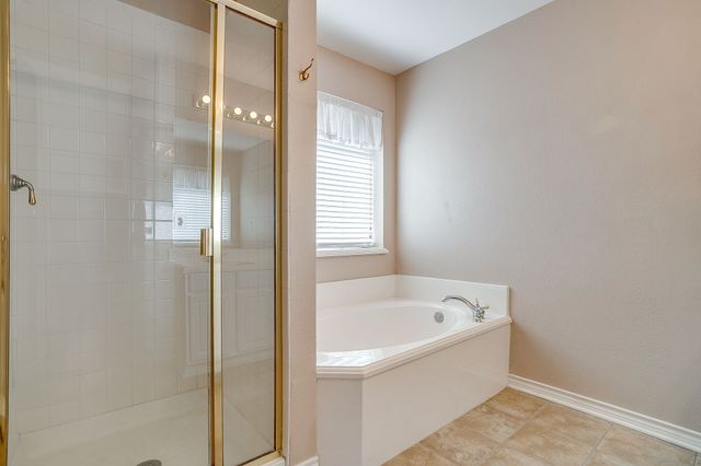 5518 Chimney Rock Drive, Arlington, TX 76017