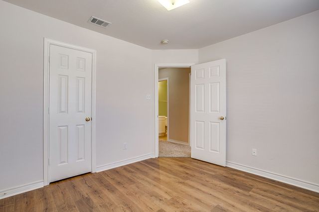 5518 Chimney Rock Drive, Arlington, TX 76017