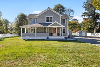 19 Lynde Street, Old Saybrook, CT 06475