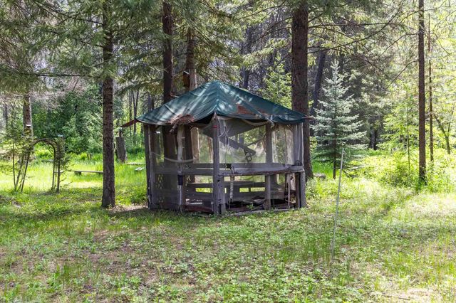 221 Trask Pond Rd, Newport, WA 99156