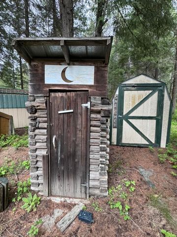 221 Trask Pond Rd, Newport, WA 99156