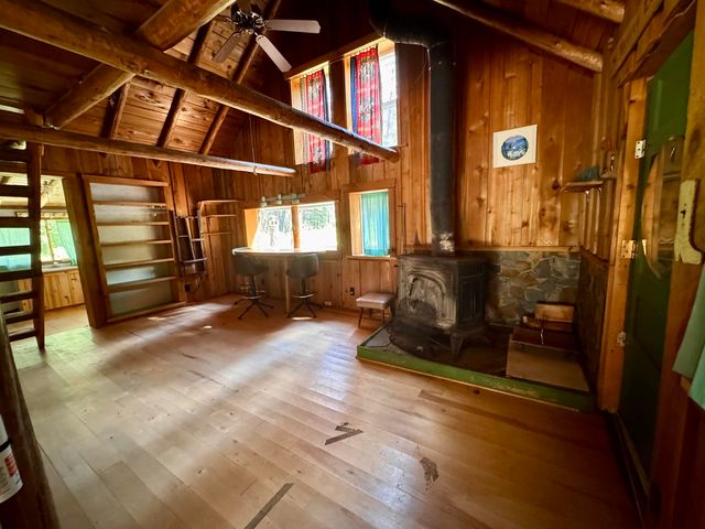 221 Trask Pond Rd, Newport, WA 99156