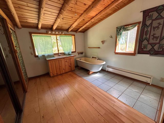 221 Trask Pond Rd, Newport, WA 99156