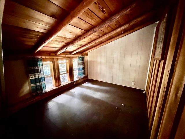 221 Trask Pond Rd, Newport, WA 99156