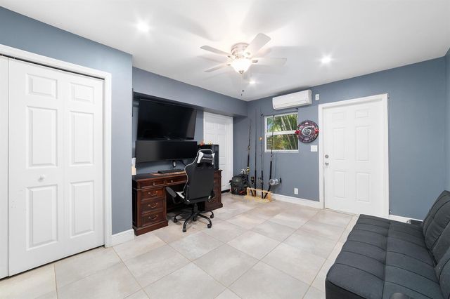 2869 SW 13th Court, Fort Lauderdale, FL 33312